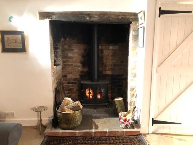 River Cottage A Country Retreat In Wooded Gardens East Stoke  Eksteriør bilde